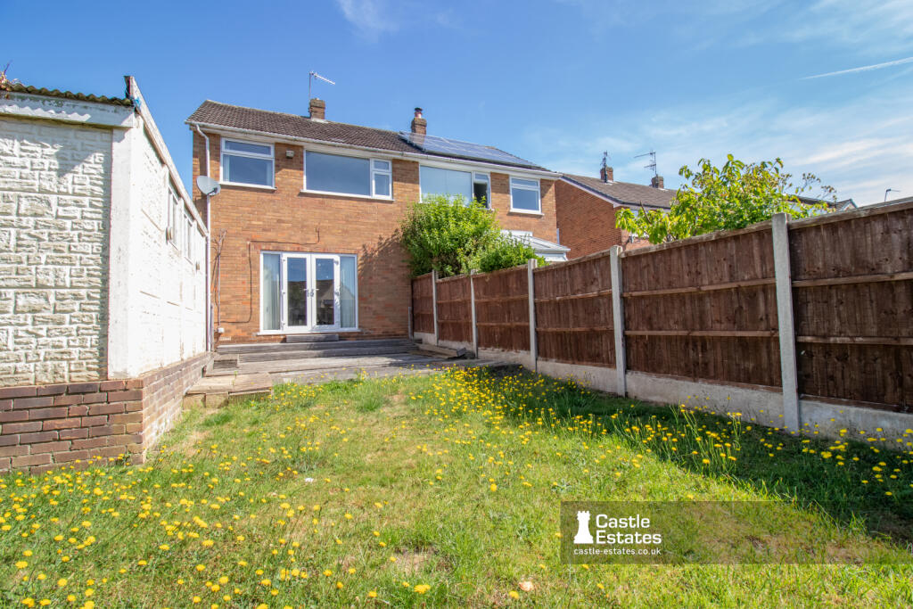 Rear garden &amp; Garage