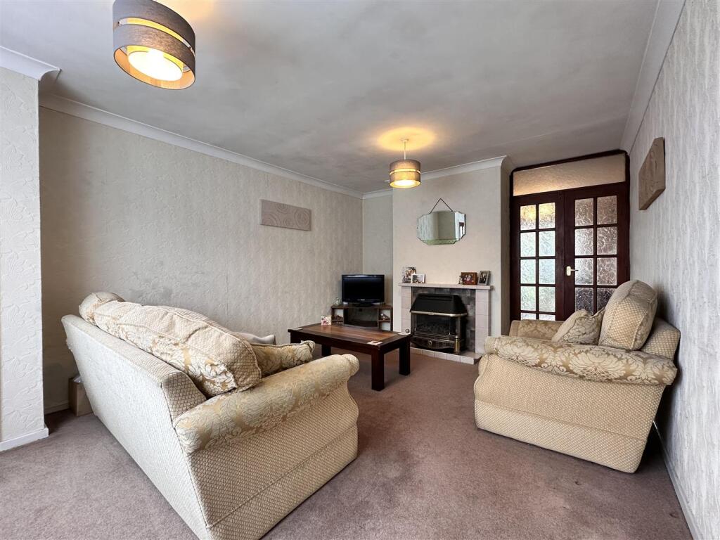 Large Living Room 228