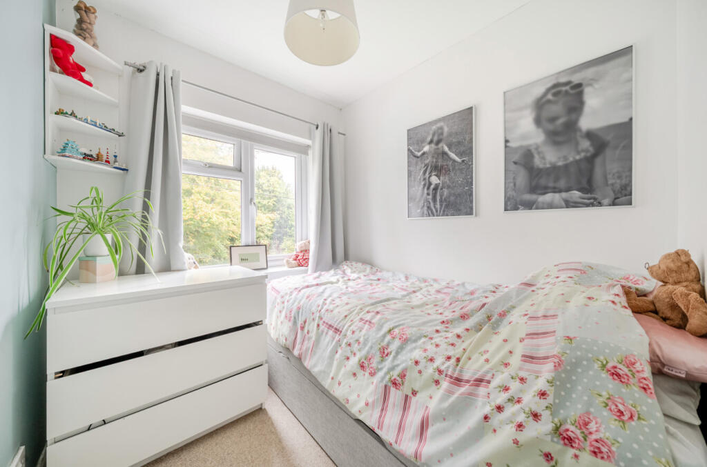 1372977-12-6901f5...