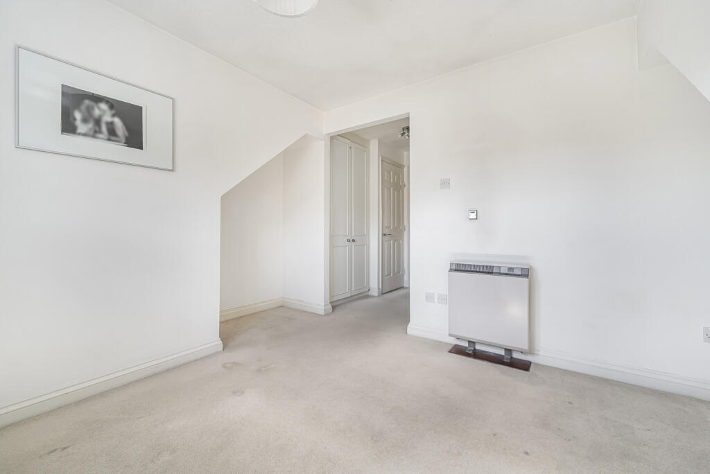 1347787-5-68b584f...