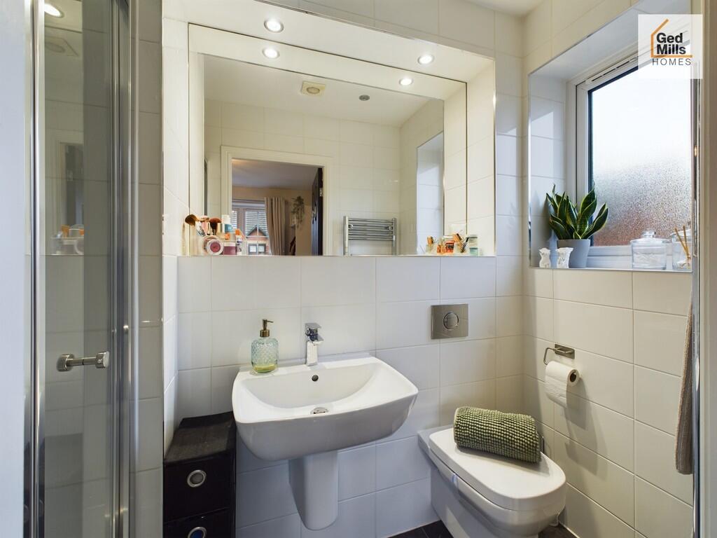 ENSUITE SHOWER RO...