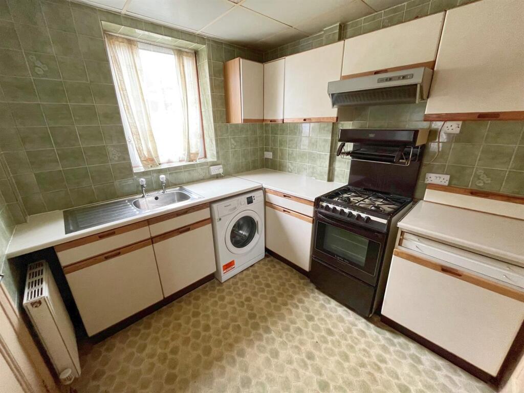Kitchen (4).jpg