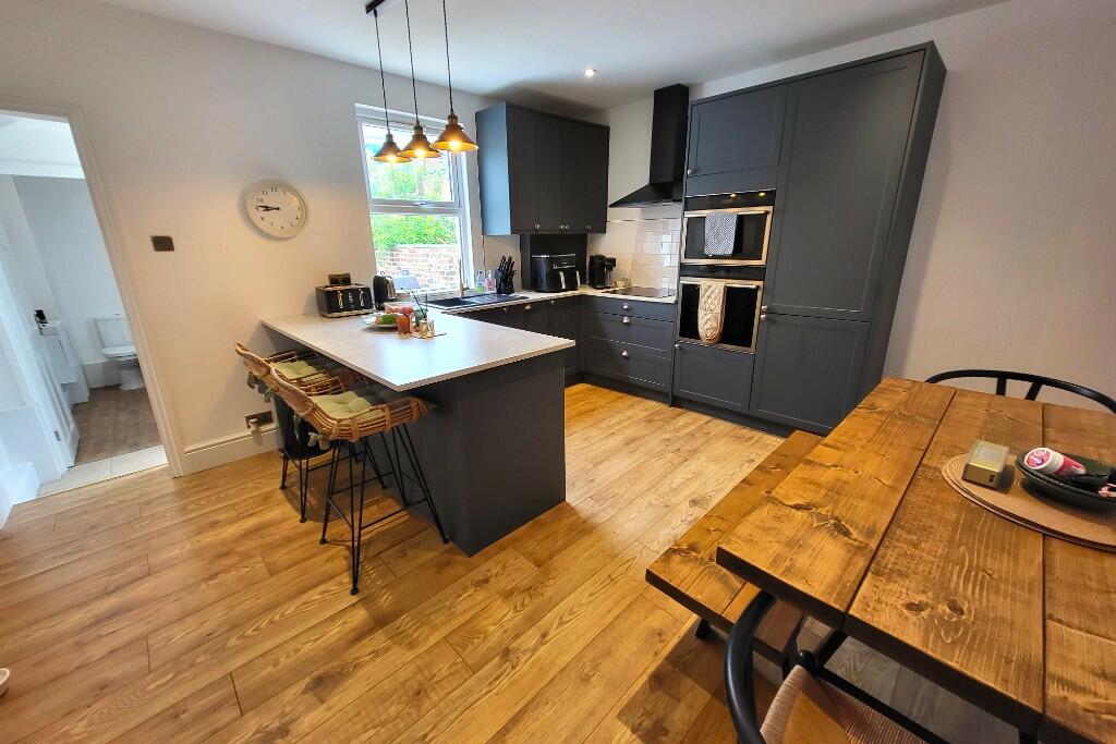 Kitchen/ Dining (2)