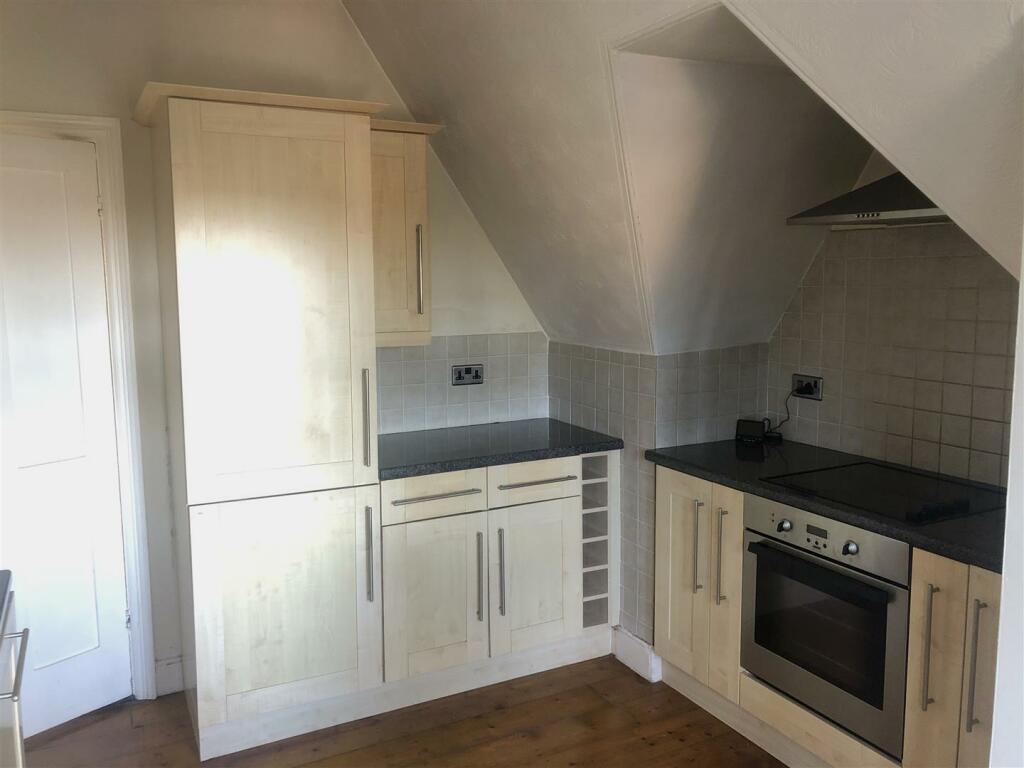 kitchen a.jpg