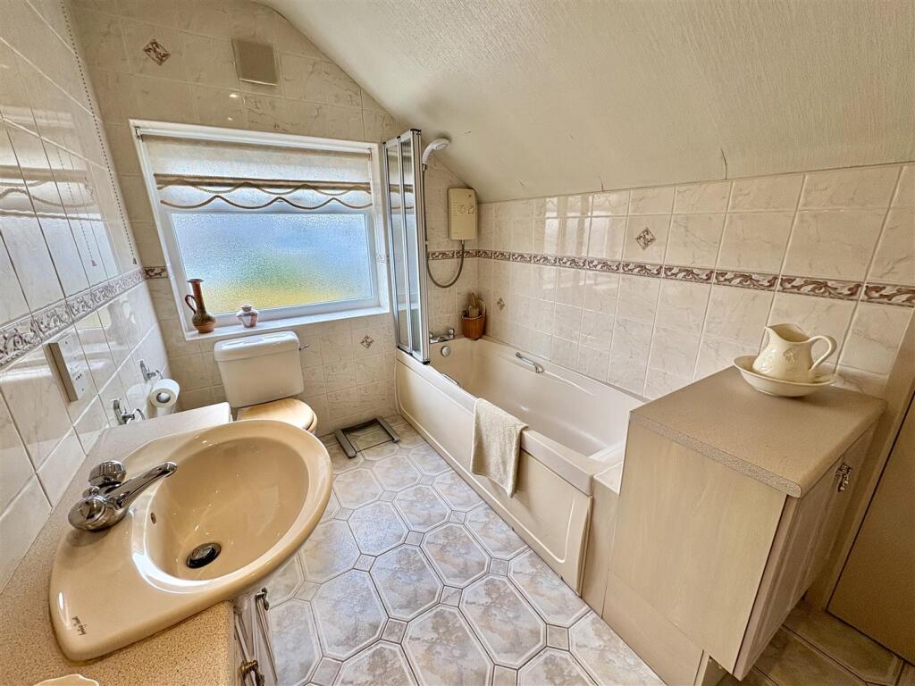 Bramleys Estate Agents - Sefton Avenue - Elland (5