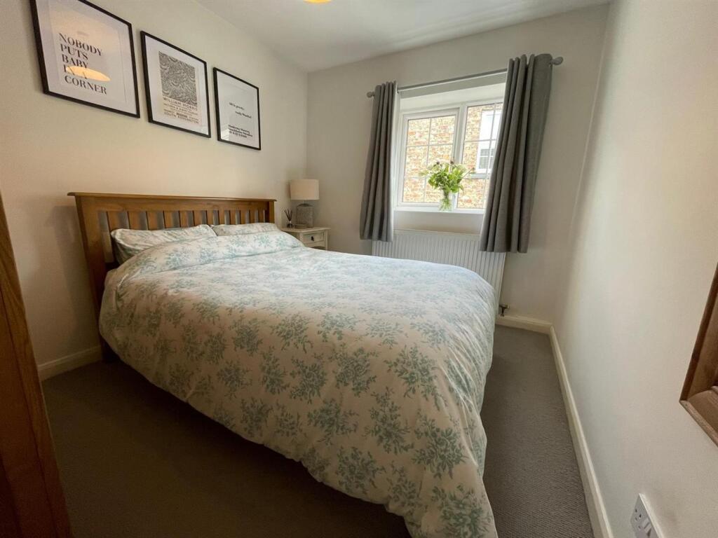 5 Manor Court 4.jpg