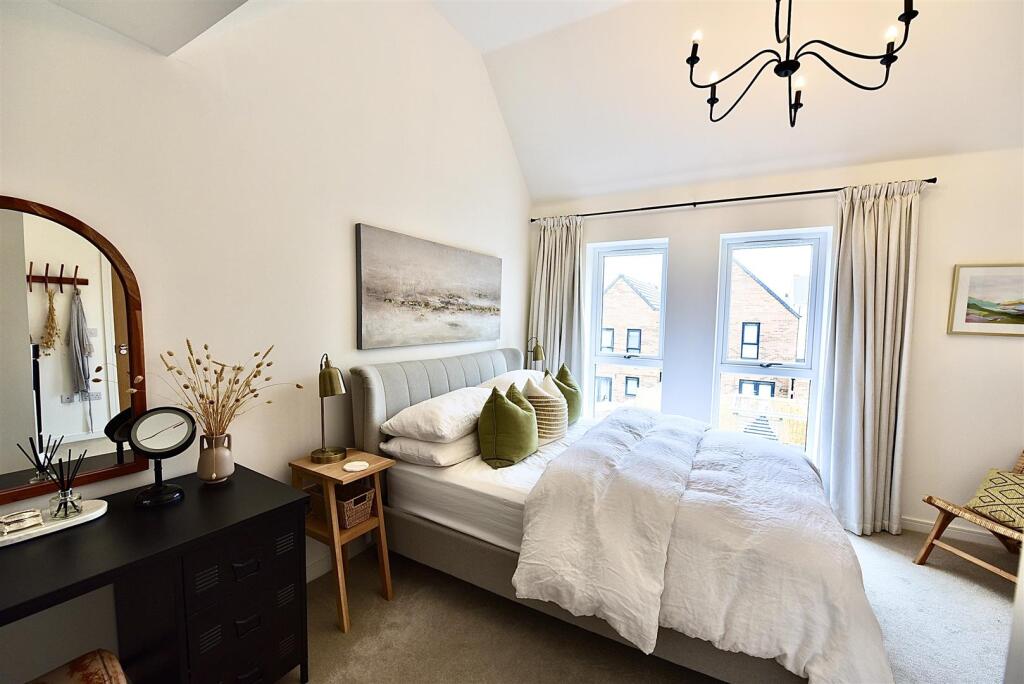 1 duns bedroom one.jpg