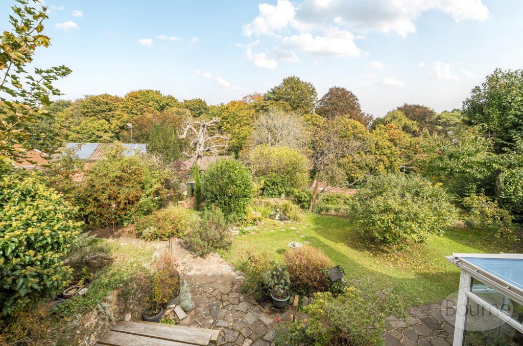 5e0b4430-a724-476...