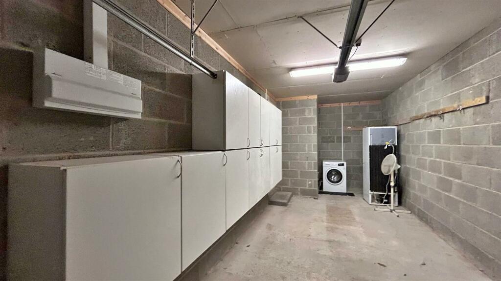 Garage.jpg