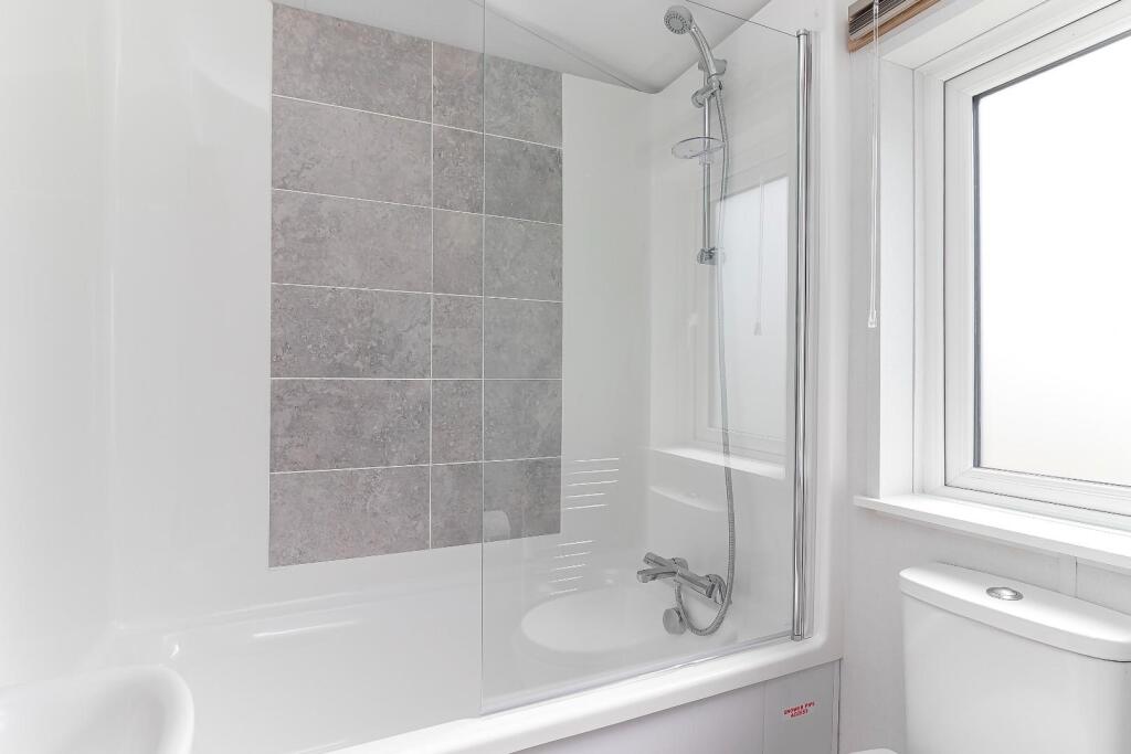 Bedroom 1 Ensuite.jpg