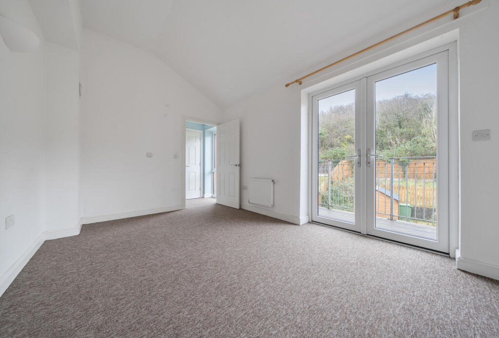 1393864-10-694296...