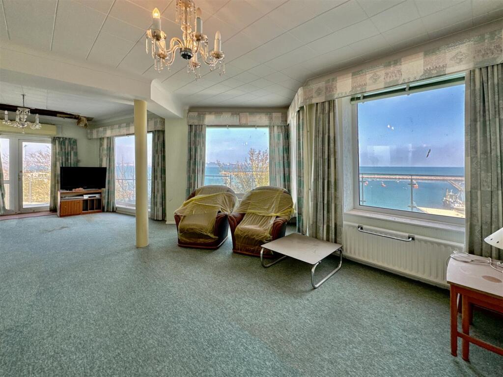 Torbay House Lounge.JPG