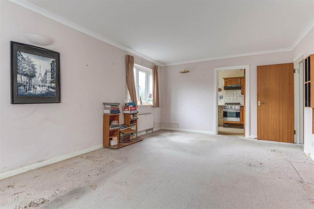 2 Willowside Court-5.jpg