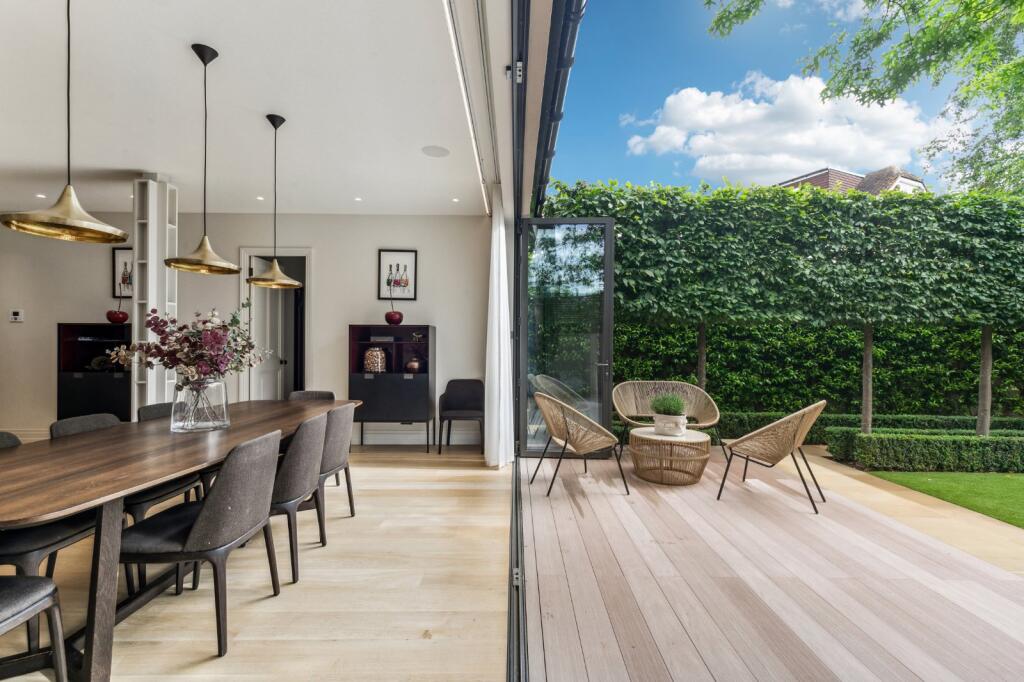 Dining Area/Garden