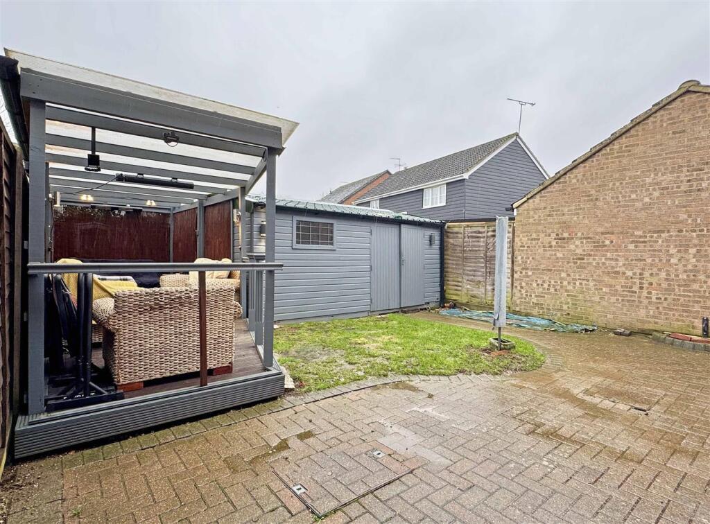 Rear Garden b.jpg