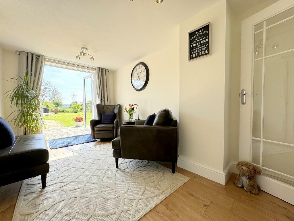Snug / garden room