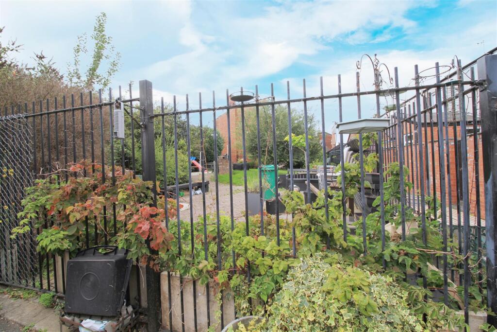 Communal garden.jpg