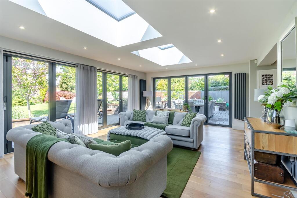 8645460-interior04.jpg