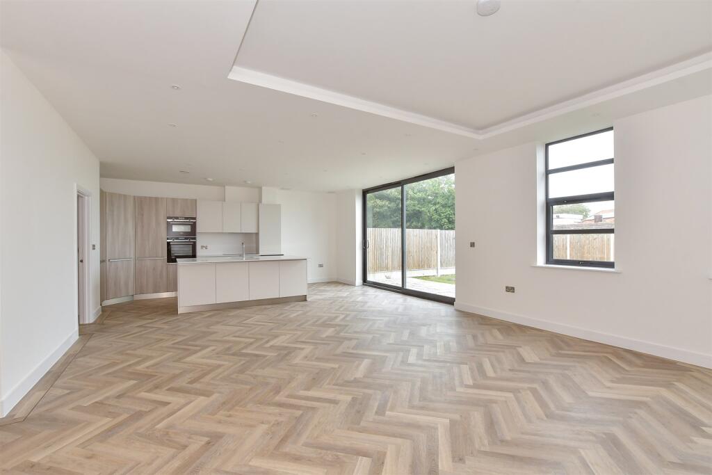 Lounge/ Kitchen/ Diner