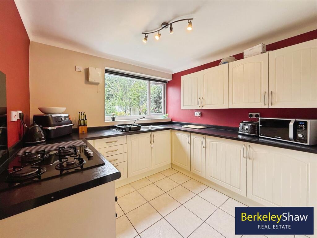 9b52afc7--4B70-A9FD-8213AF457FB9-41112-000005E248B