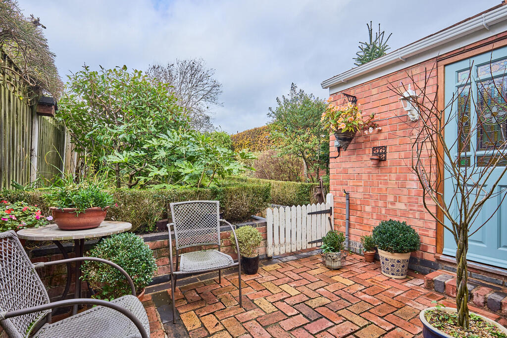 Edward Knight 202...