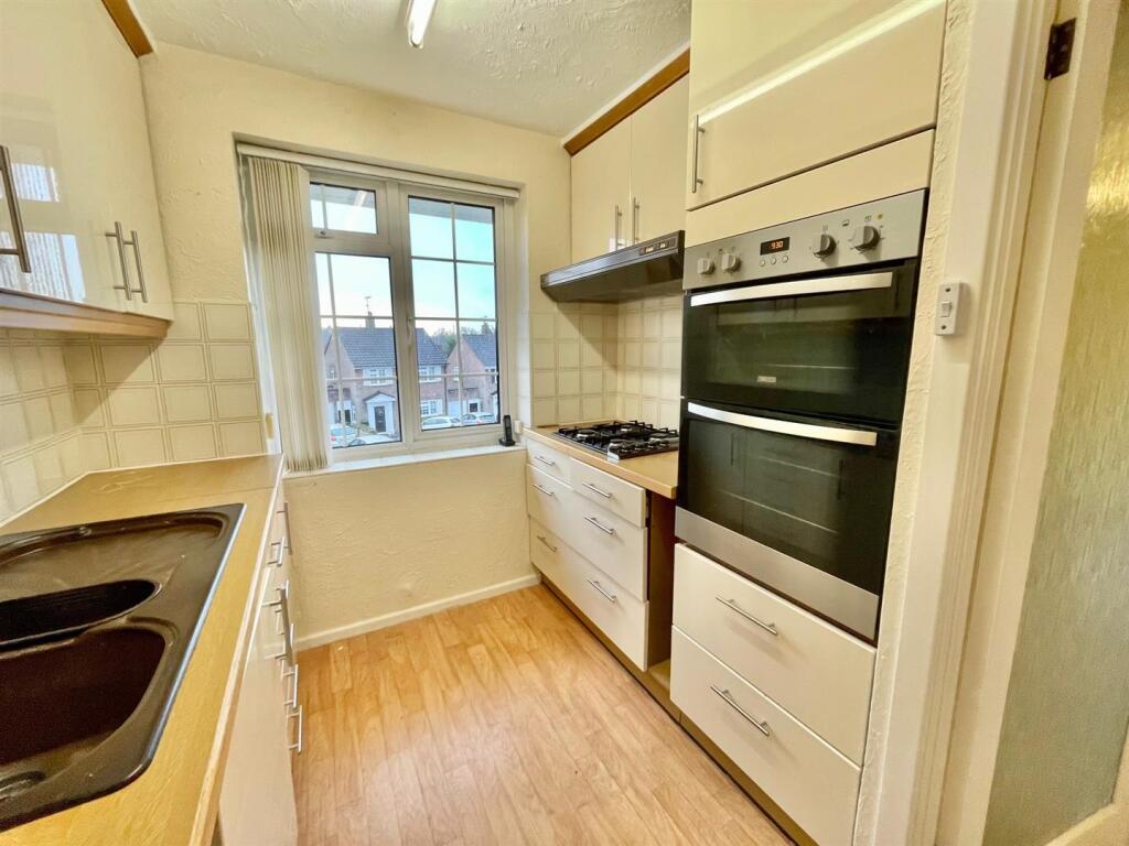 25 Sandringham Kitchen 2.jpg