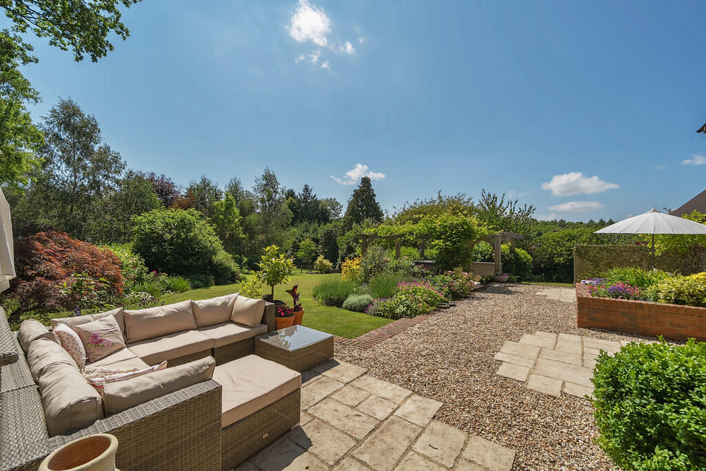 1303673-7-6852d8b...