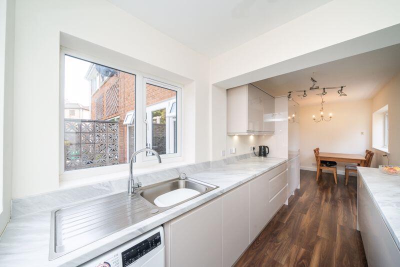 EXTENDED DINING KITCHEN