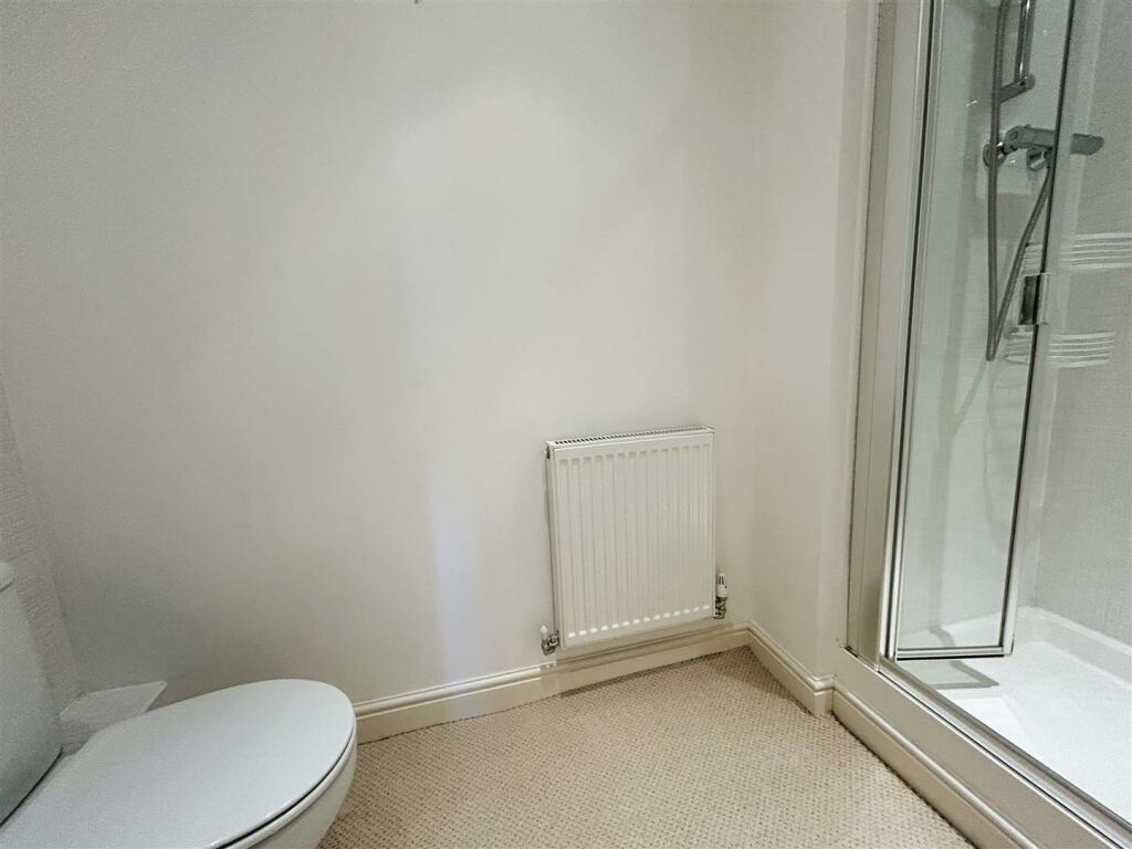 ensuite.JPG