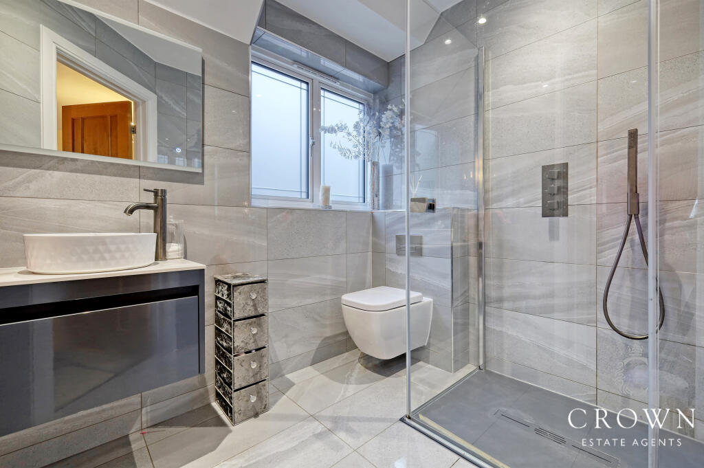 En-suite to bedroom two