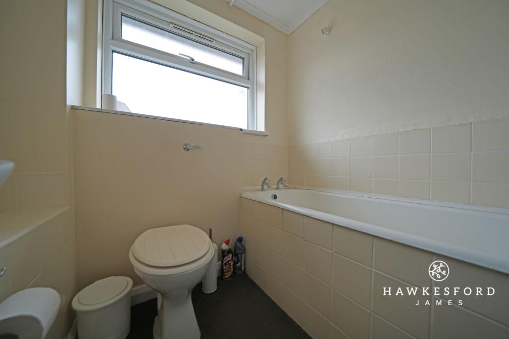 Fern Walk, Sittingbourne - Bathroom