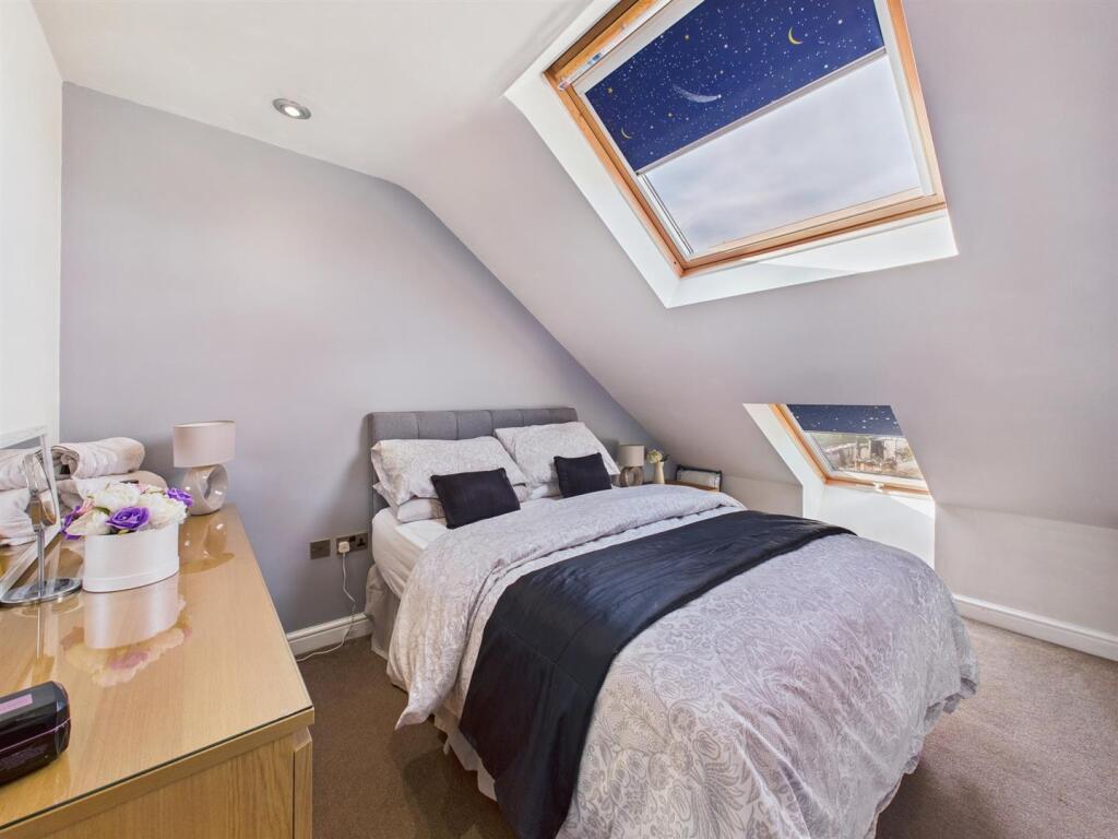 Bedroom: