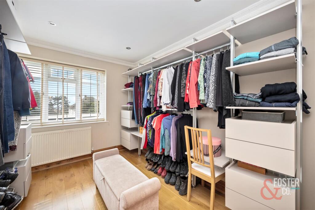 Whitethorn Drive, 9-006.jpg