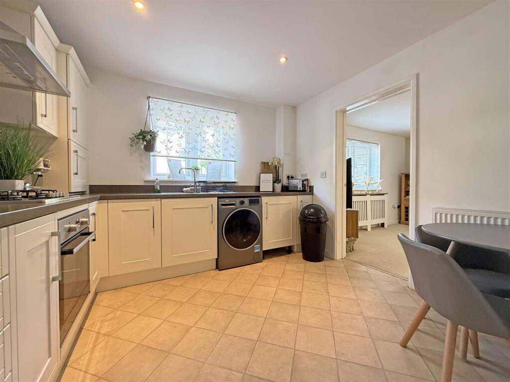 Piper Street 11 - Kitchen.jpg