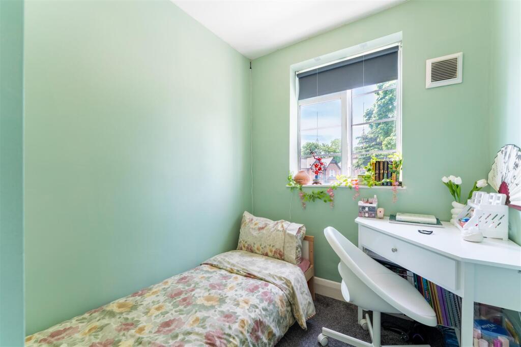 7 Campbell Bed 3.jpg