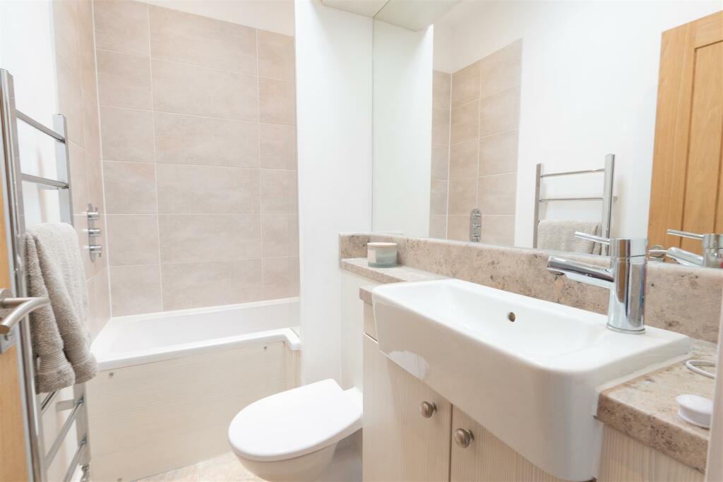 017 - Bathroom 1.jpg
