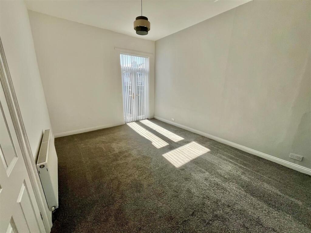 Dining Area.jpg