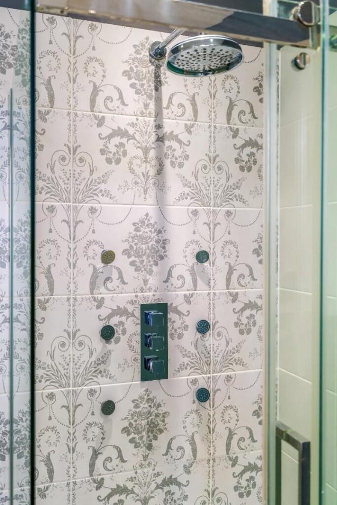 99063_38 Springs Terrace (28).jpg