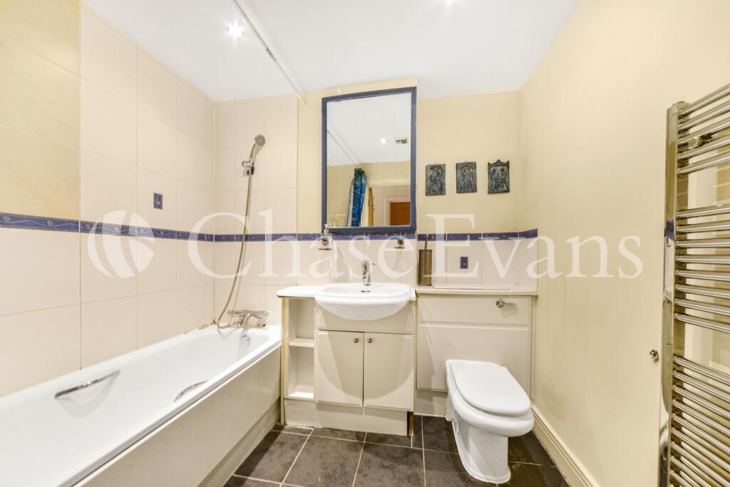 Bathroom - Tradewind