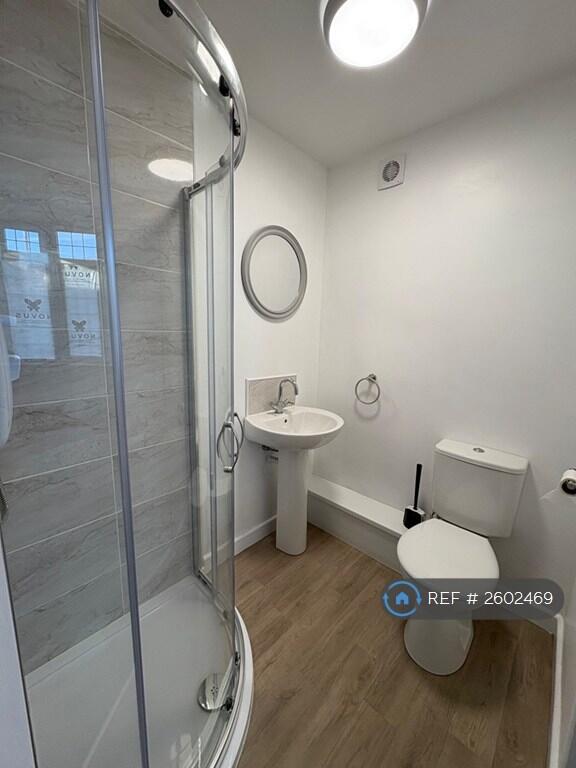 Ensuite To Upstairs Bedroom