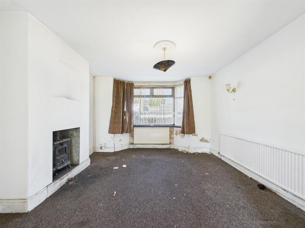 2 - Four Bedroom House for Auction, Vera Road, Fis