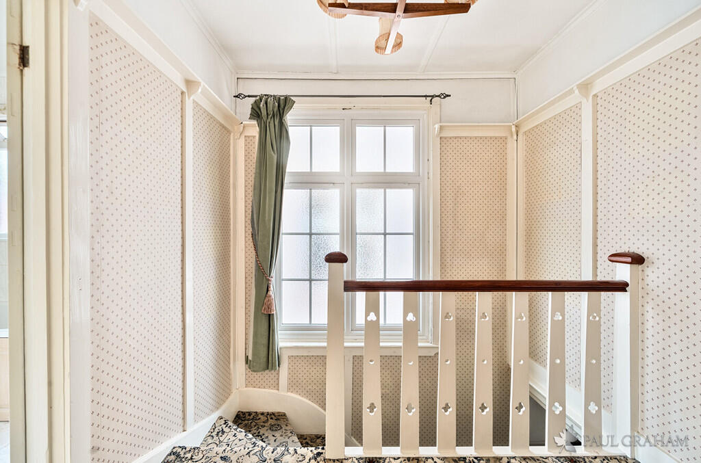 0434a677-e073-40d...