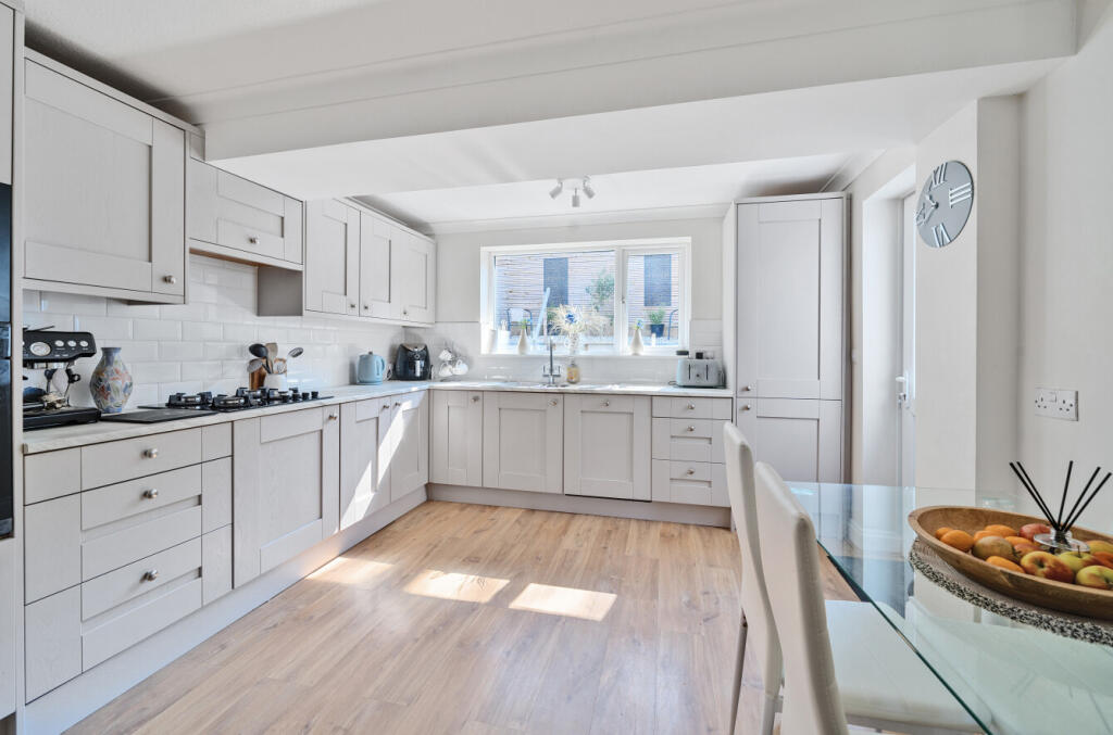 20-681e27cb28e29-...