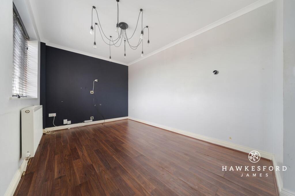 Crown Road, Sittingbourne - Lounge