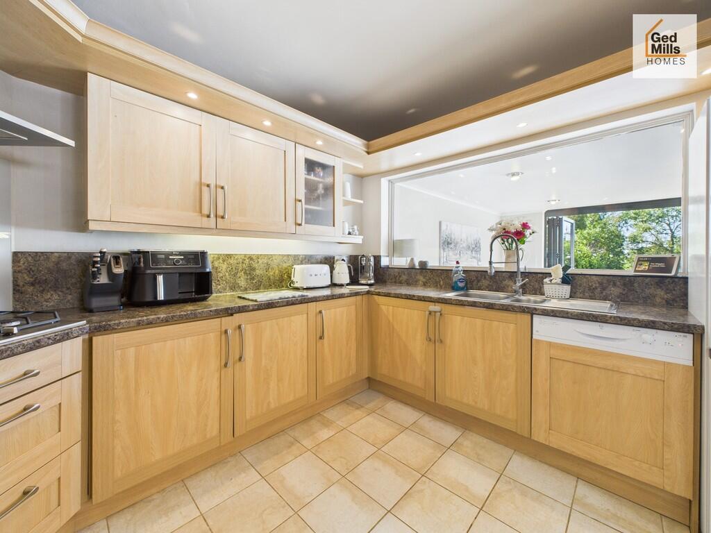 CAM04261G0-PR0095...