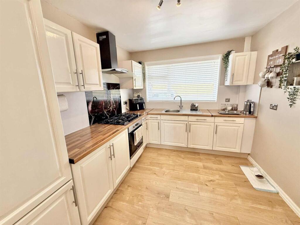 Kitchen-1.jpg