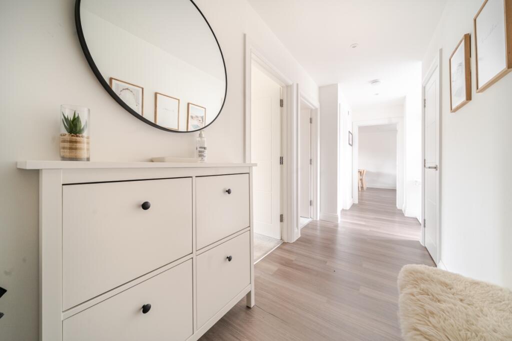 1361019-3-68d6a4f...