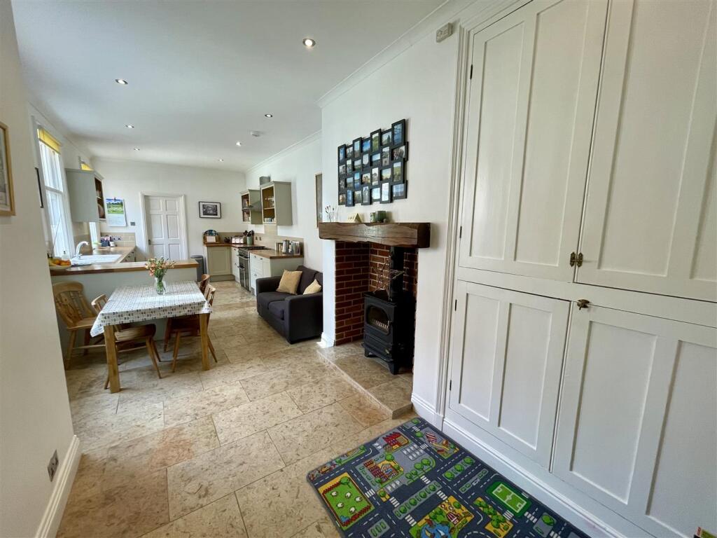 Kitchen/Breakfast Room