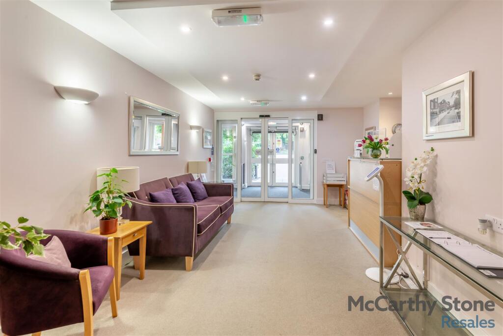 8660512-interior08.jpg