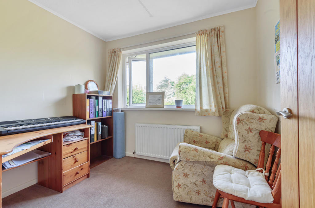 Bedroom / Study